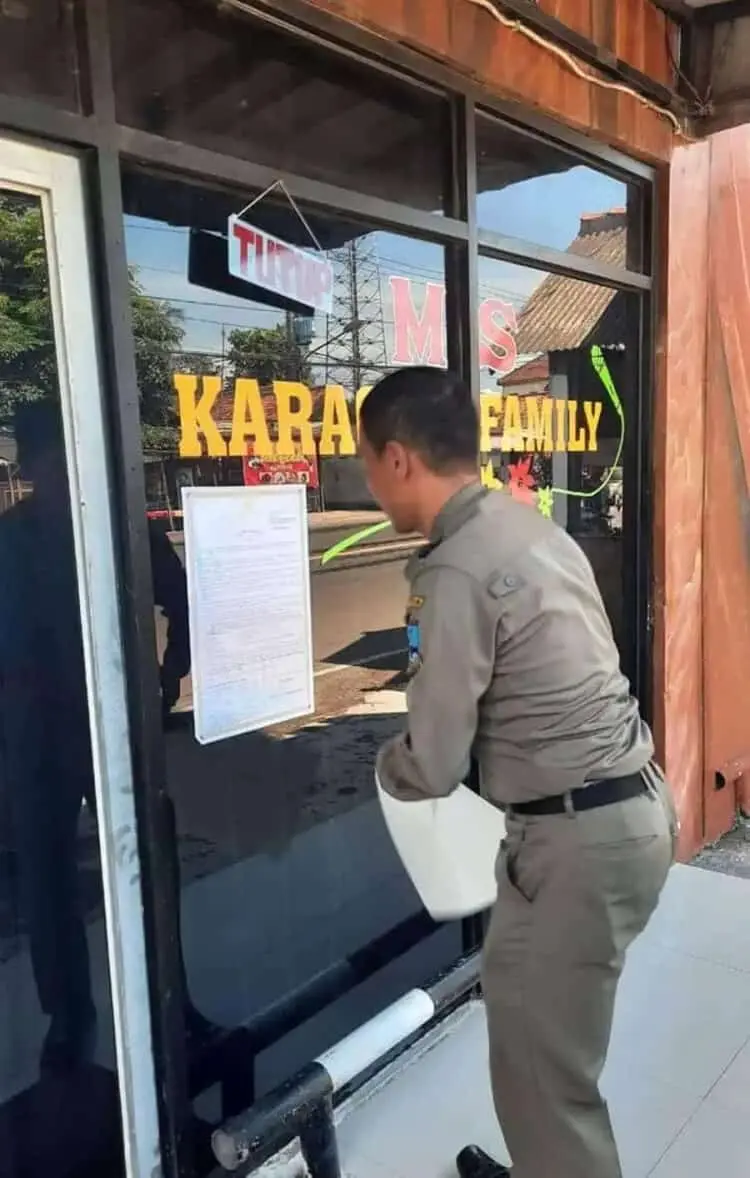 Tempat Hiburan Tutup, Wisata Pantai Buka