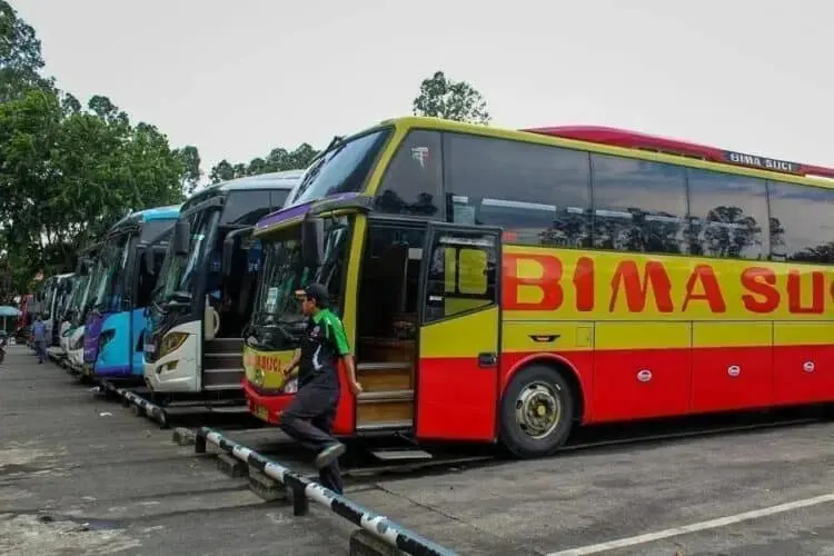 Imbas Larangan Mudik, Sopir Bus Hanya Bisa Pasrah
