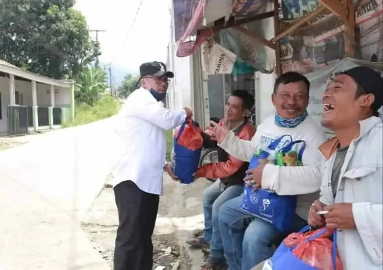 Diberi Bantuan Pangan, Tukang Ojek di Pandeglang Sumringah