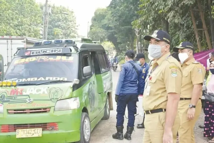 Bupati Zaki Klaim 90 Persen Warganya Pakai Masker Saat di Luar Rumah