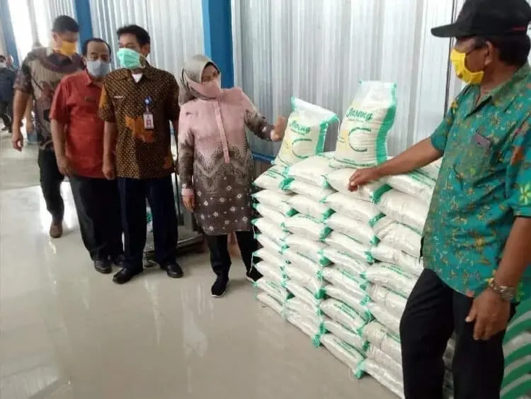 Ini Cara Pemkab Serang Agar Petani Tak Jual Gabah ke Luar Wilayah