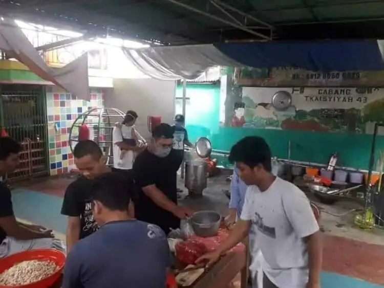 Tergugah Dampak Covid-19, Mahasiswa Ciledug Raya Bikin Dapur Umum