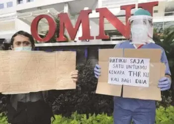 Di-PHK Sepihak, Puluhan Tenaga Medis OMNI Unjuk Rasa