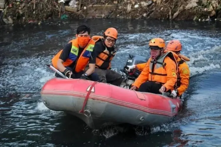 Bermain di Jembatan Alamanda, Bocah 10 Tahun Tenggelam