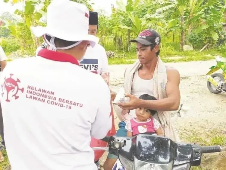 Selama Seminggu untuk Buka Puasa, Relawan Bagikan Ribuan Nasi Bungkus