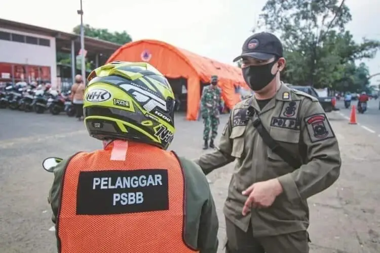 Pelanggar PSBB di Kota Tangerang Wajib Kerja Sosial Hingga Denda Rp25 Juta