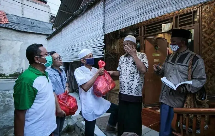 Penyaluran Zakat Fitrah di Tengah Pandemi Covid-19