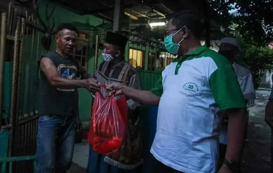 Penyaluran Zakat Fitrah di Tengah Pandemi Covid-19
