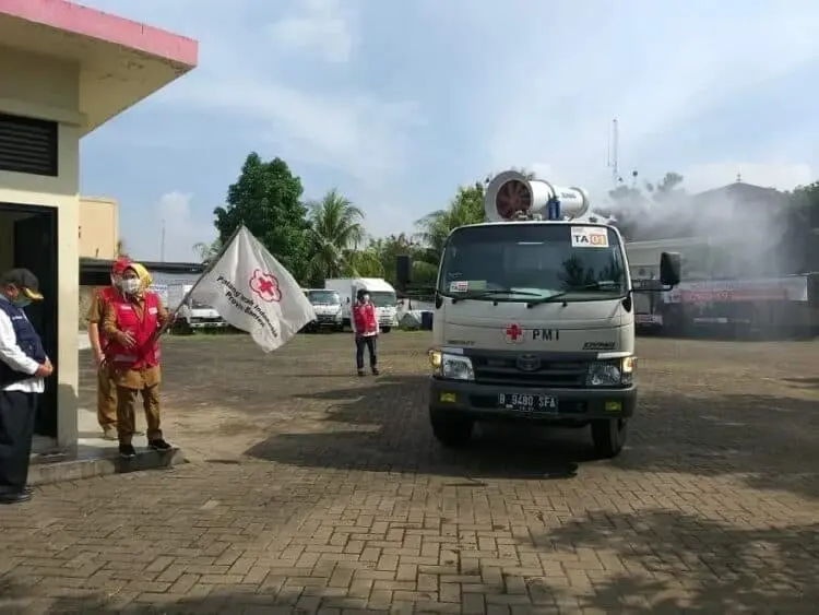 Sterilkan Lingkungan Perumahan Padat, PMI Banten Turunkan Gunner