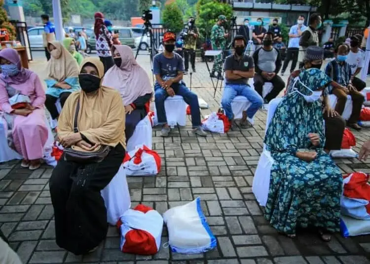 Pembagian Bansos Pusat di Kota Tangsel