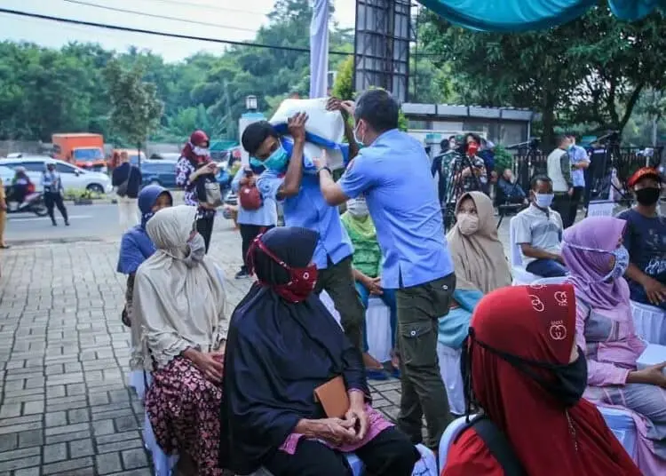 Pembagian Bansos Pusat di Kota Tangsel