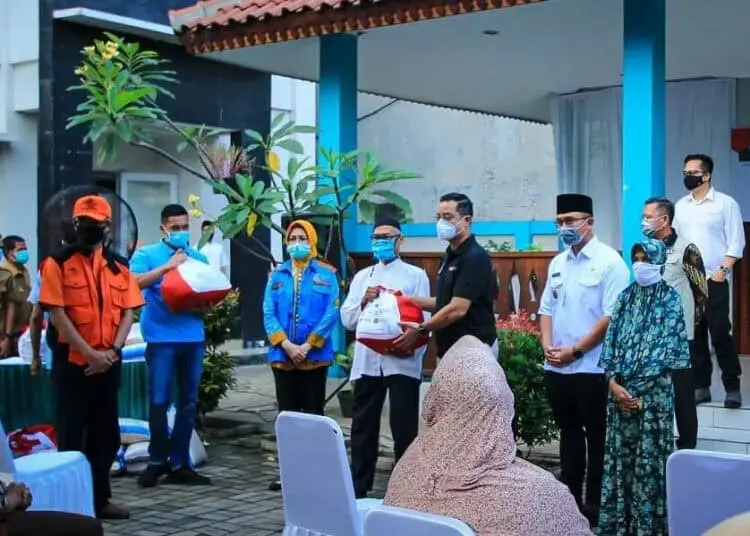 Pembagian Bansos Pusat di Kota Tangsel