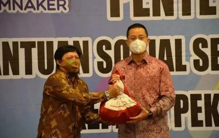 164.450 Korban PHK Terima Paket Sembako