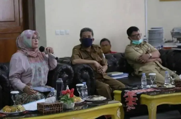 Bupati Irna : DTKS Tahun 2015 Harus Divalidasi Lagi