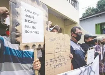 Komunikasi Tak Baik, Warga Protes Panitia PPDB