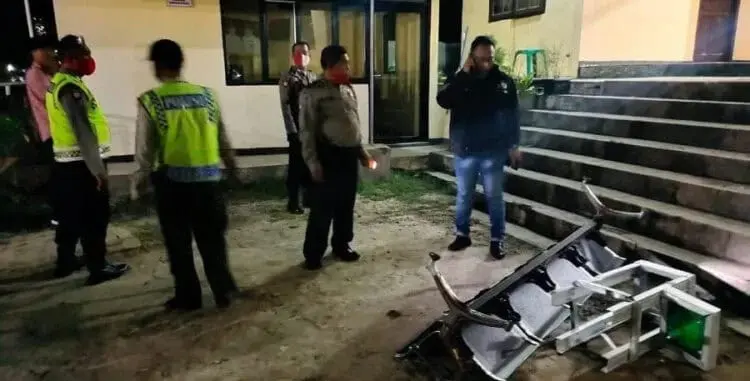 Gara-gara Sulit Temui Kades, Tiga Orang Rusak Kantor Desa Cirendeu