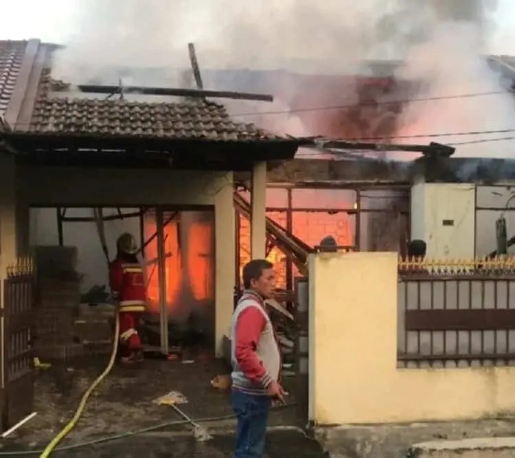 Satu Rumah di Taman Kedaung Pamulang Ludes Terbakar