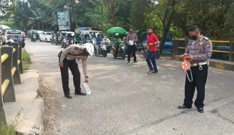 Hindari Jalan Berlubang, Ibu dan Anak Kecelakaan