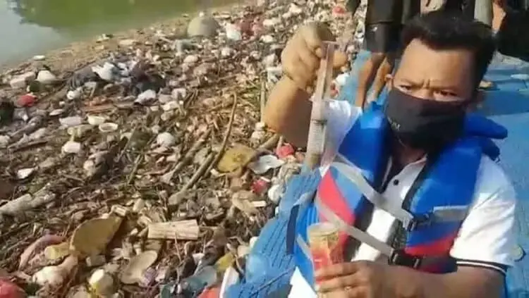 Limbah Medis Ditemukan di Sungai Cisadane