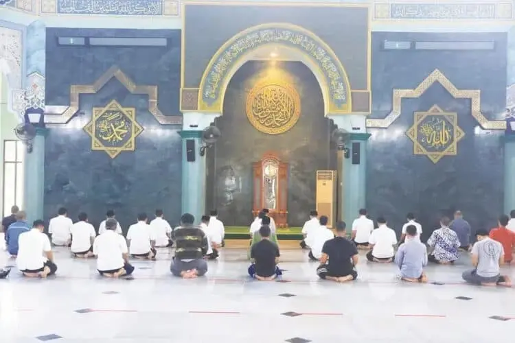 Masjid Raya Al Azhom Kembali Gelar Salat Jumat