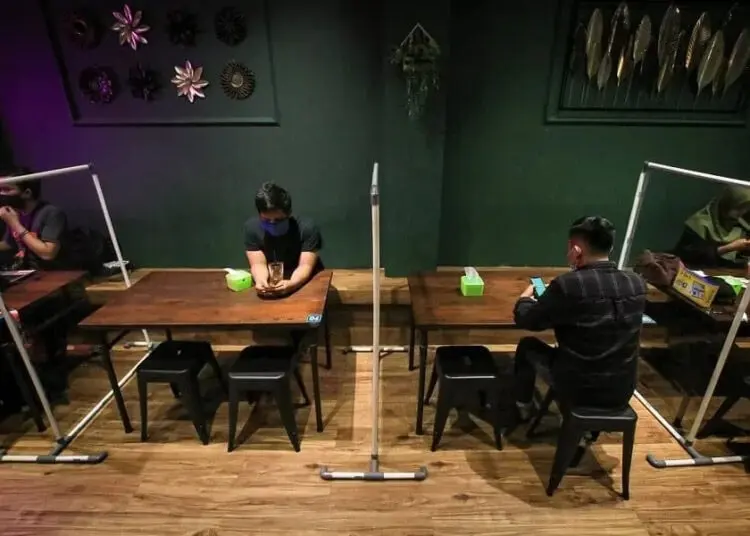 Suasana New Normal di Kedai Kopi