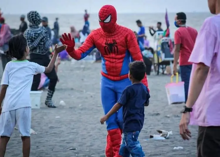 Pantai Tanjung Pasir Mulai Diserbu Warga