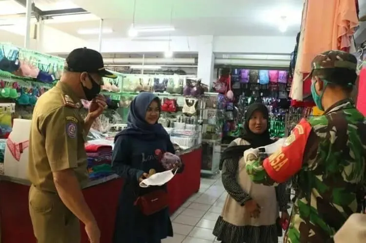 Pintu Masuk Pasar Tigaraksa Dijaga Ketat