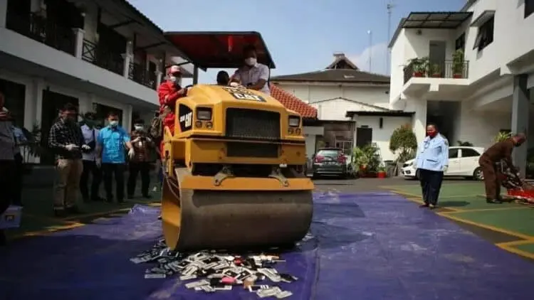 Ratusan Barang Bukti Hasil Tindak Pidana Dimusnakan
