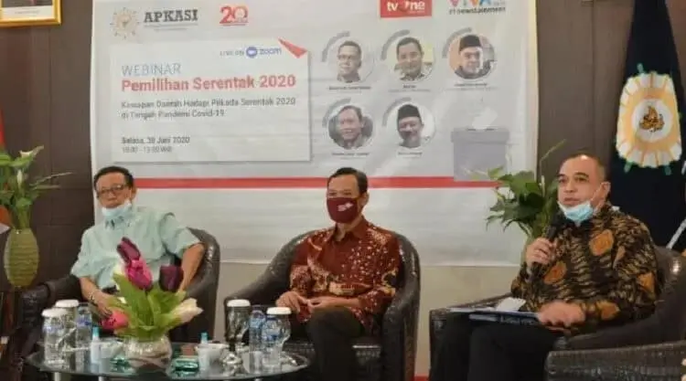 Bahas Pilkada di Tengah Pandemi, Bupati Zaki Pandu Acara Webinar APKASI