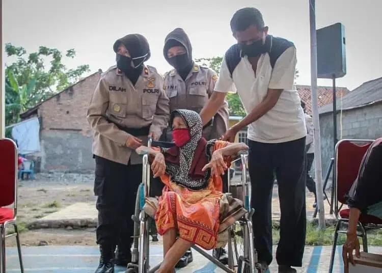 Polda Metro Jaya Salurkan Bantuan