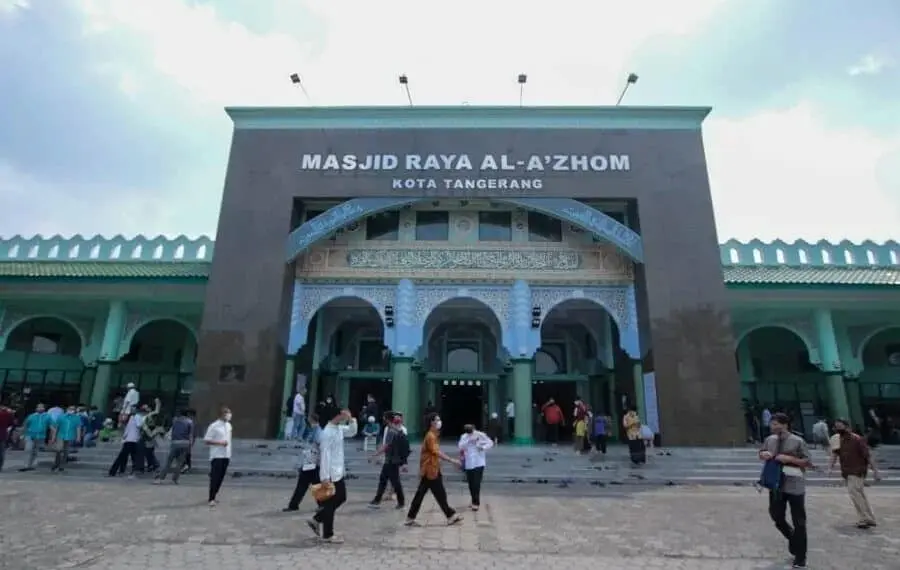 Salat Jumat “Perdana” di Masjid Al-Azhom Kota Tangerang