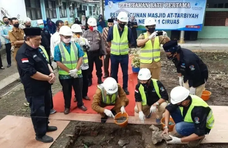 SMA Ciruas Serang Bangun Masjid 2 Lantai