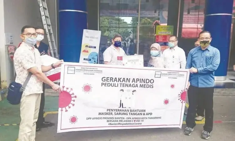 Apindo Banten Salurkan APD untuk Tenaga Kesehatan
