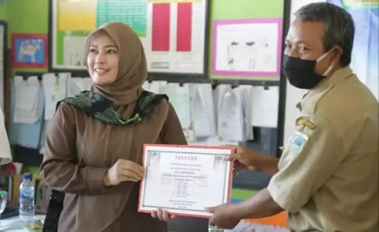Sekolah di Cikeusik Dapat Dana Alokasi Khusus