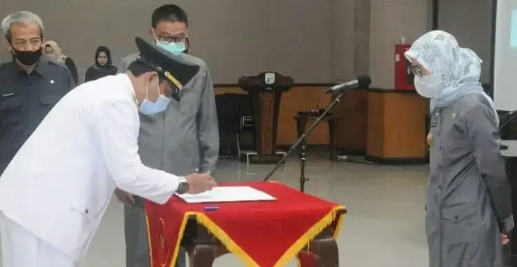 Bupati Iti Jayabaya Rombak 201 Pejabat