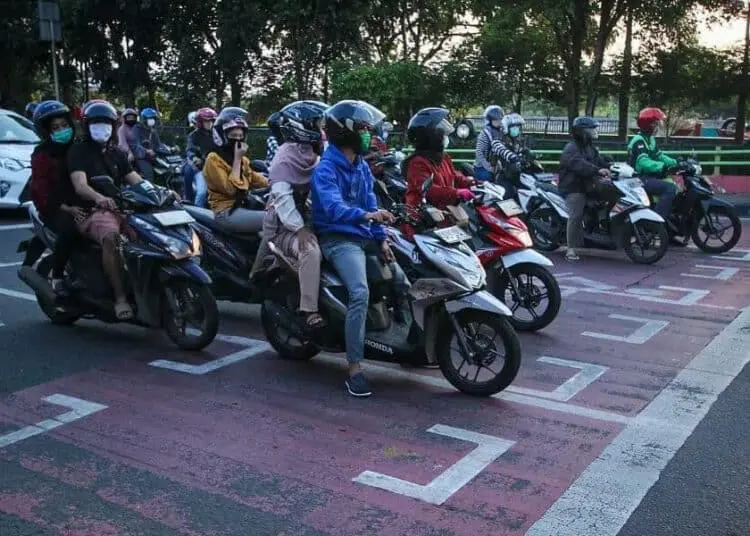 Pengendara Masih Hiraukan Garis Jaga Jarak
