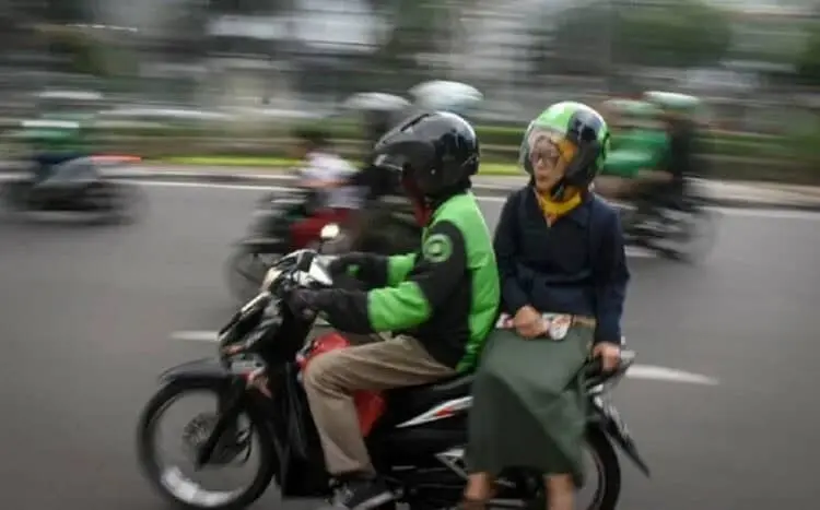 Temukan Uang Rp 5 Juta, Ojol Pilih Serahkan ke Satpol PP