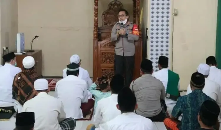 Jemaah Salat Jumat Diminta Tetap Terapkan Protokol Kesehatan