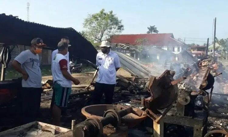 Rumah dan Gudang Bakso di Malingping Terbakar
