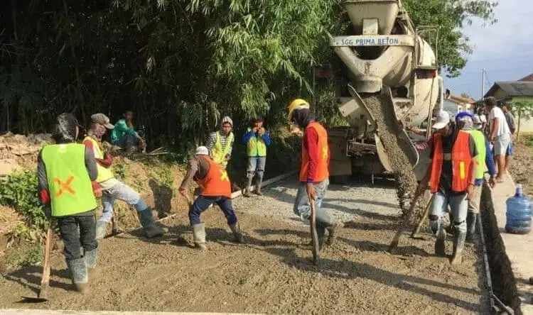 Pemkab Serang Prioritaskan Pembangunan Jalan Beton