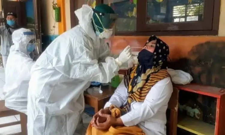 Ratusan Guru di Sepatan Ikut Rapid Test