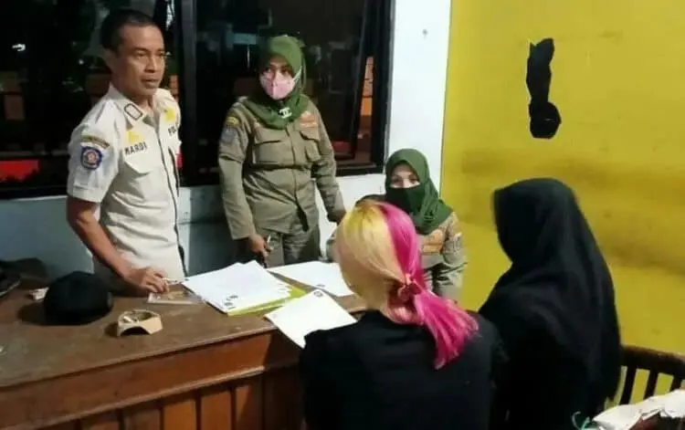 Tenggak Miras di Alun-alun Pandeglang, 9 Remaja Diamankan Satpol PP