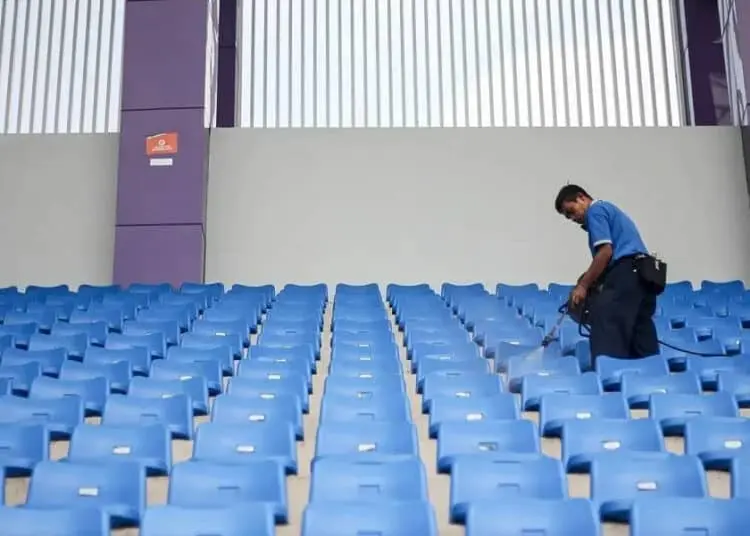Jaga Jarak di Sport Center Kelapa Dua