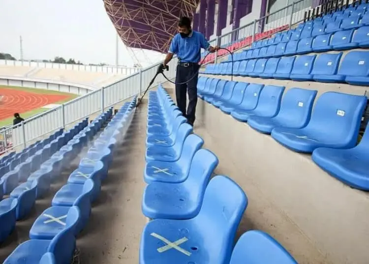 Jaga Jarak di Sport Center Kelapa Dua