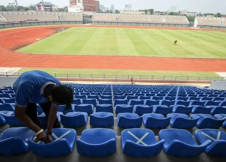 Jaga Jarak di Sport Center Kelapa Dua