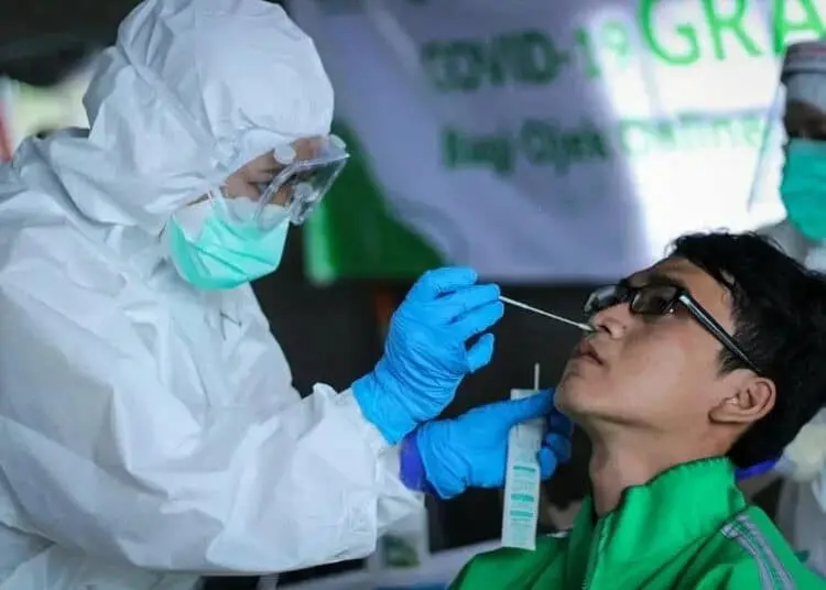 Ojek Online di Tangerang Ikuti Swab Test Gratis