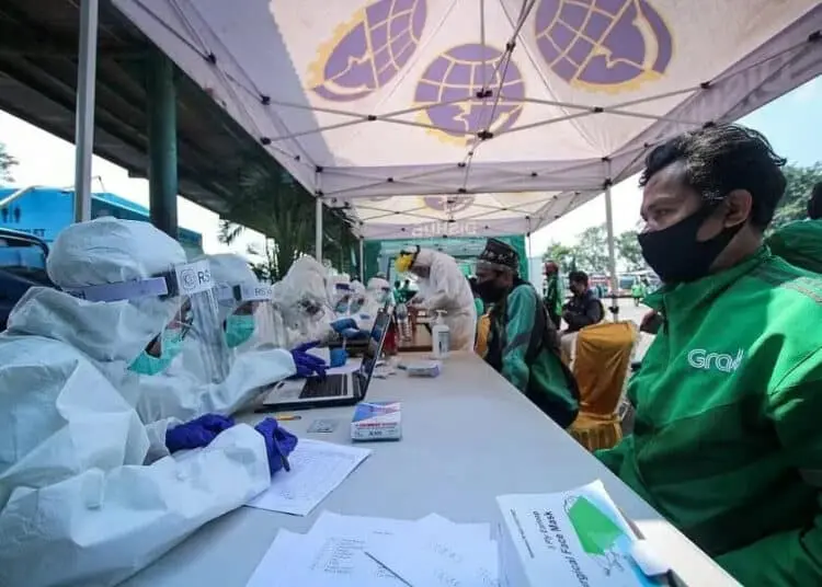 Ojek Online di Tangerang Ikuti Swab Test Gratis