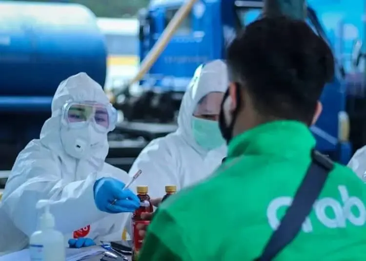 Ojek Online di Tangerang Ikuti Swab Test Gratis