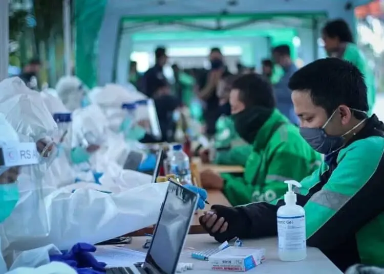 Ojek Online di Tangerang Ikuti Swab Test Gratis