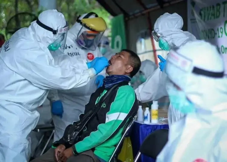 Ojek Online di Tangerang Ikuti Swab Test Gratis